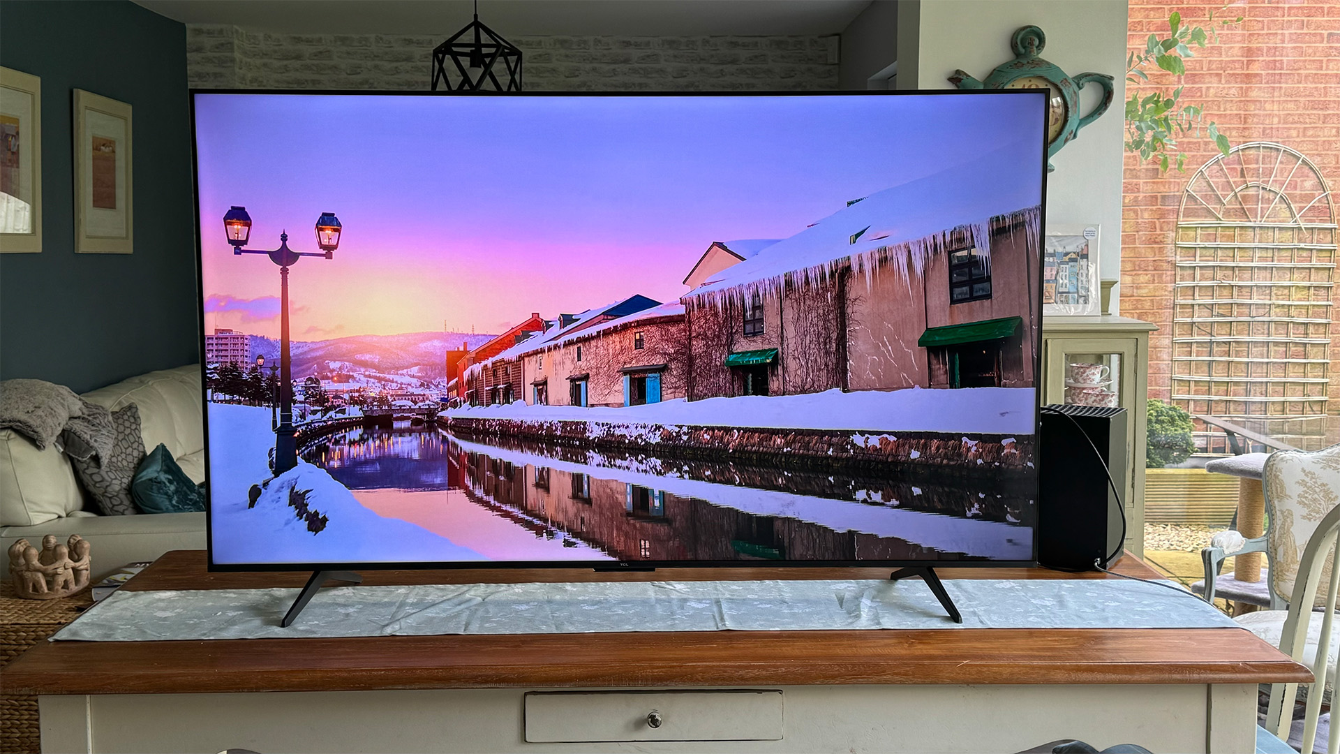 ZO35-G25DA74 TV Review: Smart 4K Quality at a Budget